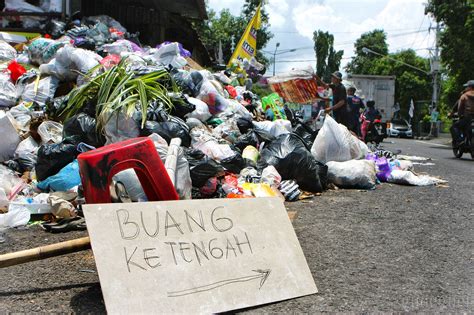 TPST Piyungan Tutup Sampah Menumpuk Di Sejumlah Titik Kota Yogyakarta