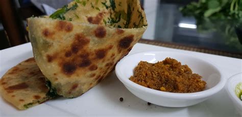 Bathua paratha (goose foot leaves ) | Spoon And Hand