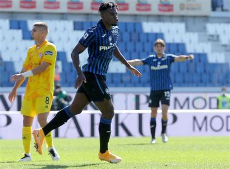 Atalantas Duvan Zapata Celebrates After Scoring Editorial Stock Photo