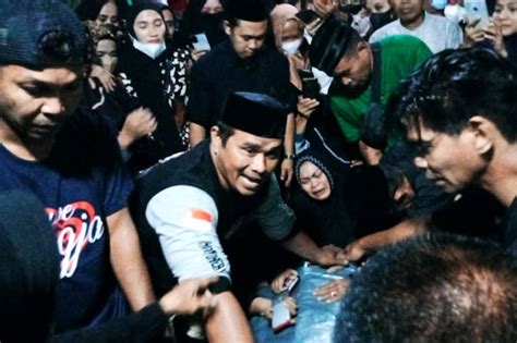 Tangis Keluarga Pecah Sambut Kedatangan Jenazah Korban Kerusuhan Sorong