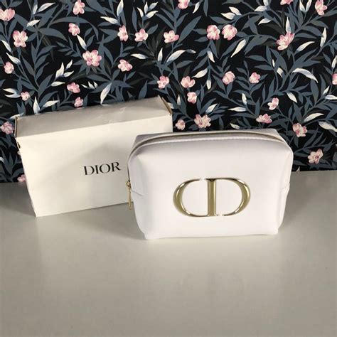 Dior makeup bag in 2022 | Pink makeup bag, Dior makeup, Leather makeup ...