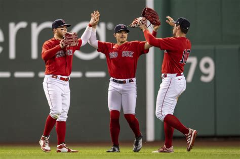 Red Sox Outfielders Are Racking Up Assists At An Amazing Pace