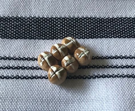 Dollhouse Miniature Hot Cross Buns Scale Doll Accessory Dollhouse Mini Miniature Food