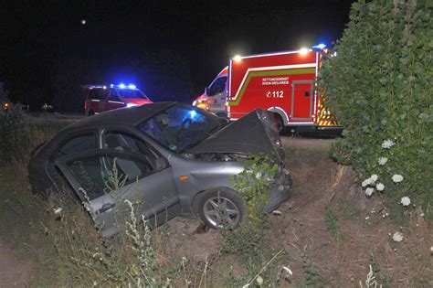 Unfall Bei Bornheim J Hriger Prallt Gegen Baum