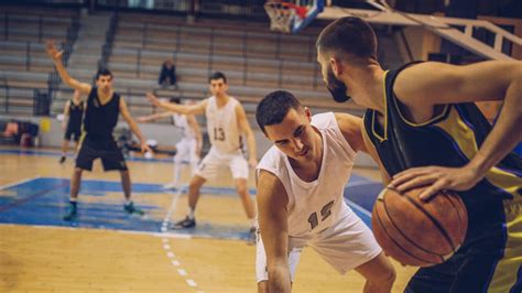 Démarquages et jeu offensif 7 12 Débuter et progresser au basket