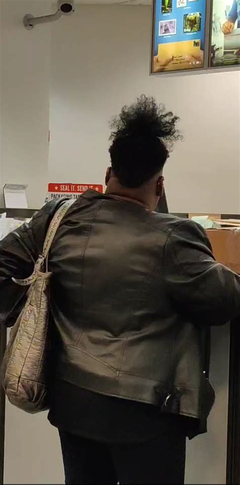 Why UPS Ship Center near me is better than the local post office 13