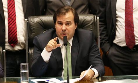 Rodrigo Maia diz que Câmara não deve votar novamente pacote