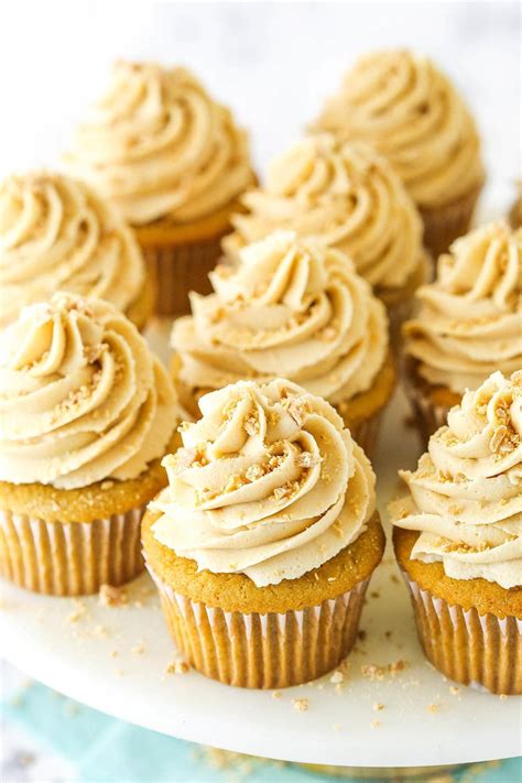 Fluffy Peanut Butter Cupcakes With Creamy Peanut Butter Frosting Recipe Butter Cupcake