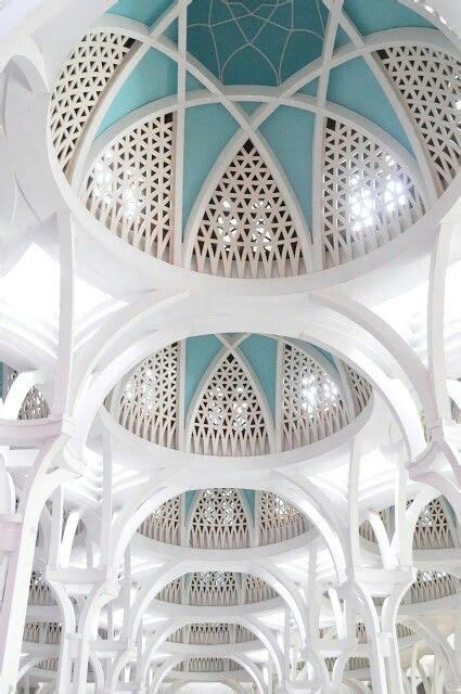 40 Beautiful Mosque Ceilings That Highlight Islamic Architecture