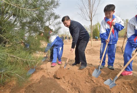 党和国家领导人参加首都义务植树活动 图片 中国政府网