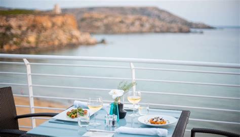 Discover places to eat in Malta - Book Now | Radisson Blu