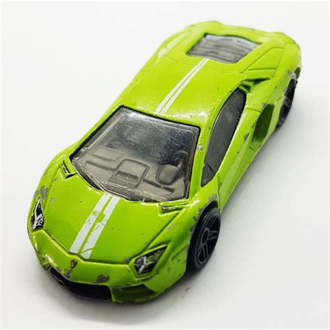 Hot Wheels Lamborghini Aventador LP 700-4 | 2011 Mattel Vintage Car – Vintage Radar