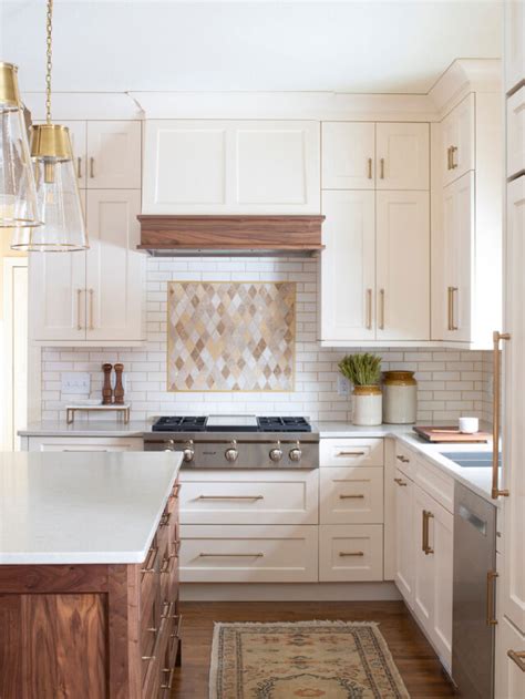 35 Beautiful White Kitchen Cabinets With Brass Hardware Nikki S Plate