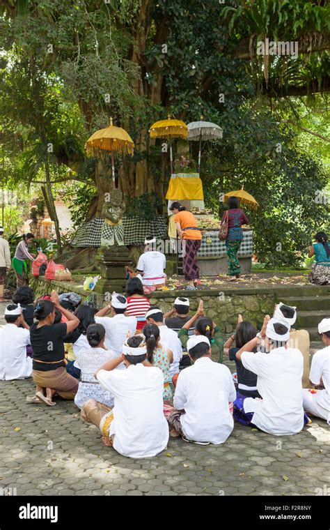 Ceremony Offerings Bali Temple Fotos Und Bildmaterial In Hoher