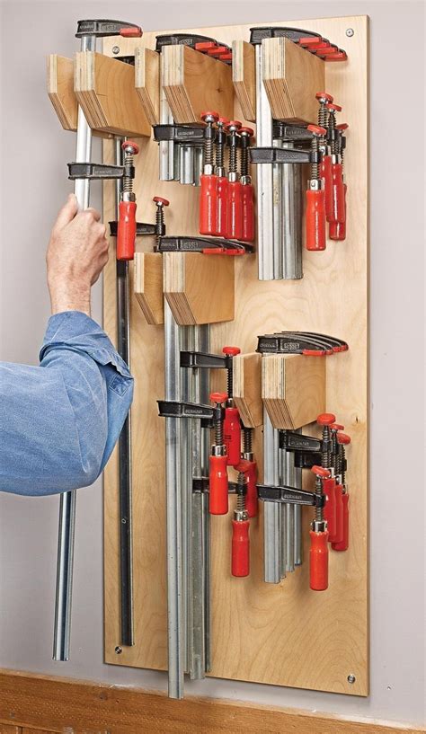 Pin on Oficina De Artesão Woodworking shop layout Tool storage