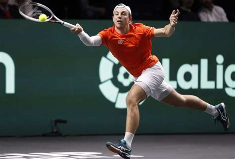 Tallon Griekspoor Tennis Shoes – What Does He Wear?