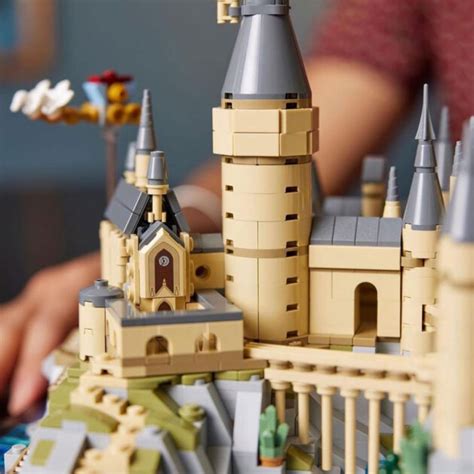 LEGO Micro Build Of Hogwarts Castle And Grounds Previewed In LEGO Japan