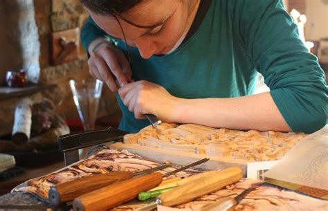 Médaillée des Meilleurs Apprentis de France ses mains en or sculptent