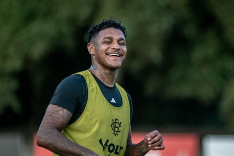 Léo Condé Tem Elenco Do Vitória Quase Completo Em Dia De Treino Tático