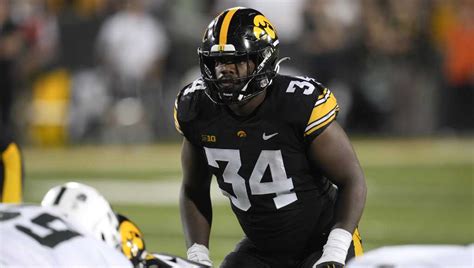 Iowa Lb Jay Higgins Leading The Hawkeye Defense