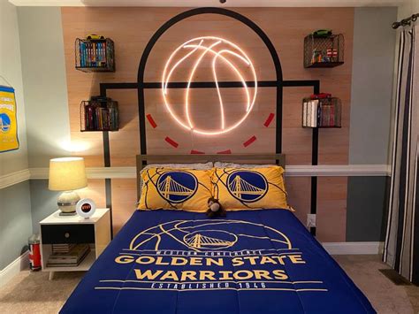 Basketball Bedroom/Bedroom Idea/Boys Bedroom | Basketball theme room ...