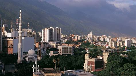 caracas history population climate facts britannica