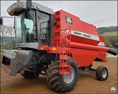 Colheitadeira Massey ferguson MF 32 usada à venda