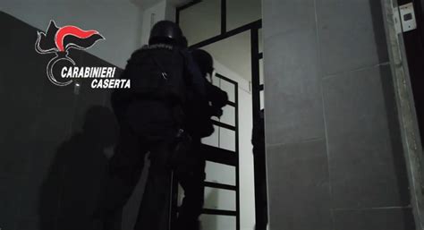 Guarda Il Video Del Blitz La Droga Del Litorale Sei Spacciatori In