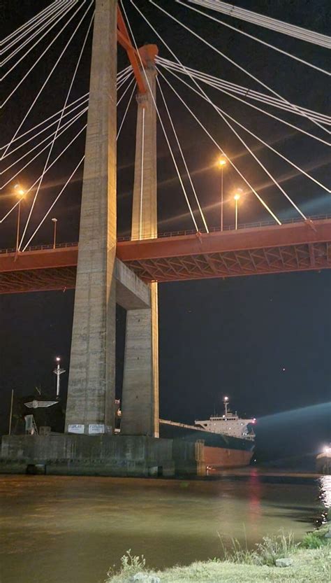 Video Un Buque Cerealero Liberiano Chocó Contra El Puente Zárate Brazo