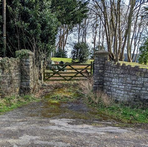 Gate Across An Entrance To The Rectory Jaggery Cc By Sa