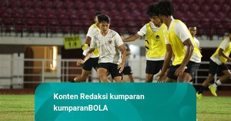 Pemain Timnas U Tiba Di Surabaya Shin Tae Yong Akan Coret Nama