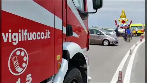 Malore Dopo Essere Entrato Al Casello Si Schianta Contro Un Altra Auto