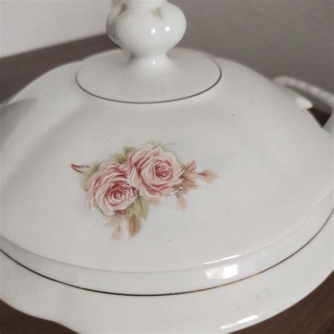 Sopeira De Porcelana Tampa Ricos Detalhes De Rosas E Filetes