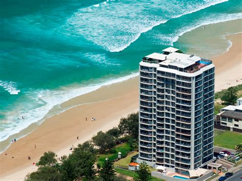 Golden Sands On Main Beach Gold Coast