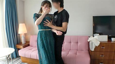 「マジ軟派、初撮。 1829 スレンダーf乳のお姉さん、友人の結婚式帰りにホテルに連れ込まれsex！色白スベスベ美肌でプリッと美尻！奇跡のエロ