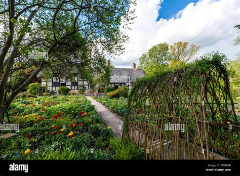 La cabaña de Anne Hathaway y jardines en Stratford upon Avon fue la