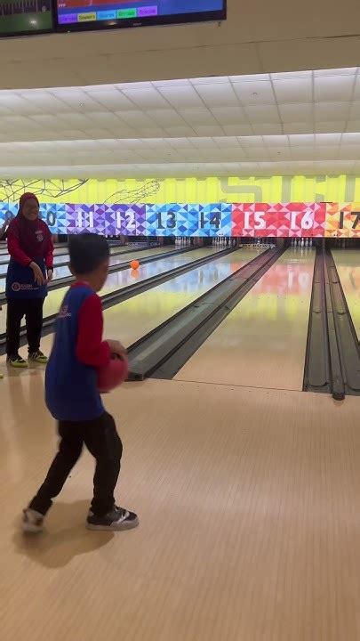 Bermain Bowling Bersama Teman Sekolahbowling Shortvideo Trending