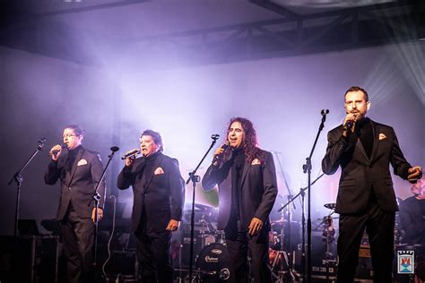 Alicia Gil y Cantores de Híspalis hacen lleno absoluto en el Auditorio