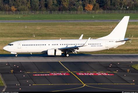 OM FEX AirExplore Boeing 737 8Q8 WL Photo By Chris De Breun ID