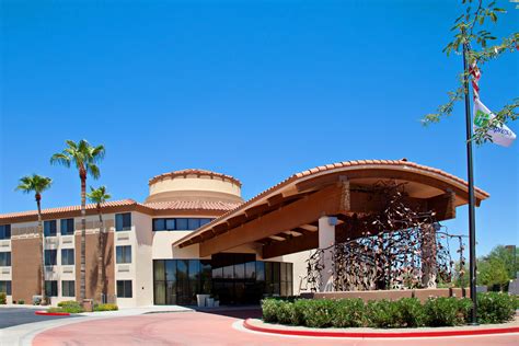 Holiday Inn Express Scottsdale- Tourist Class Scottsdale, AZ Hotels ...