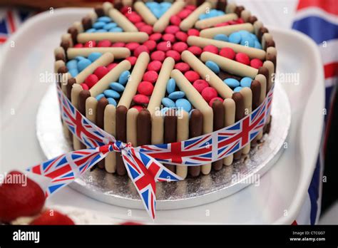 Union jack cake hi-res stock photography and images - Alamy