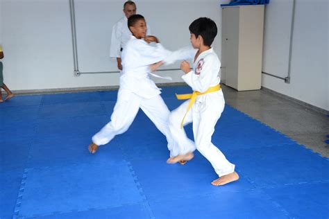 CEU das Artes tem aulas de caratê para todas as idades Agência