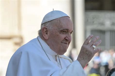 Papa Francesco Incontra Gli Artisti E Chiede Di Non Dimenticare I