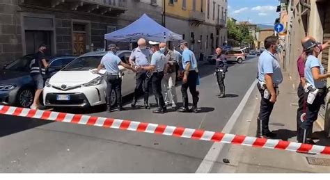 Incidente A Firenze Muore Un Ciclista Nello Scontro Con Scooter E Auto