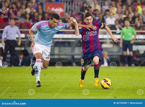 Leo Messi dribbling editorial stock photo. Image of competition - 46742058