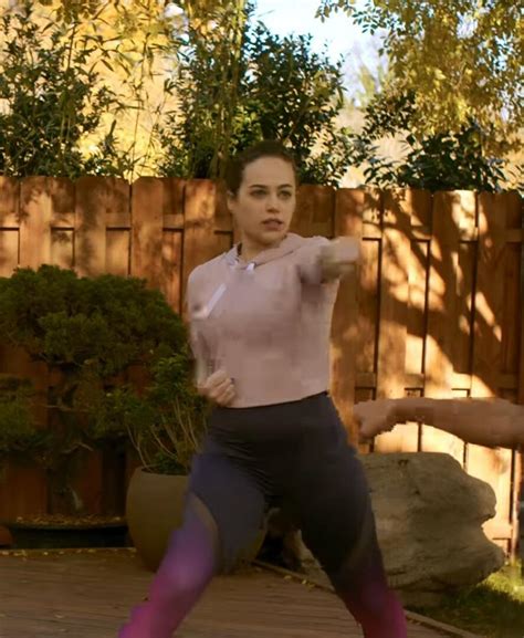 Mary Mouser Cobra Kai Celebrities Curvage