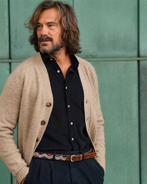 Mastering Mens Cardigan Outfits Autumnwinter Style Guide Opumo Magazine