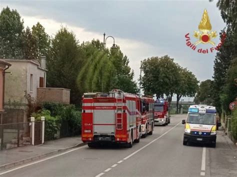 Maltempo Tromba D Aria A Civitavecchia Alberi Caduti Notizie Ansa It