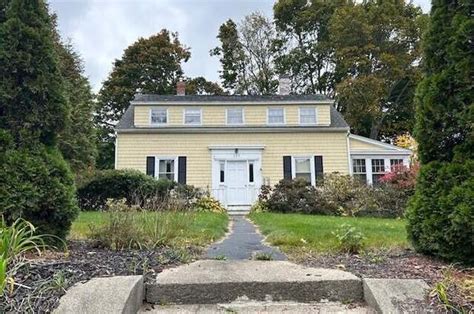 188 Broadway South Portland Me 04106 Mls 1589703 Redfin