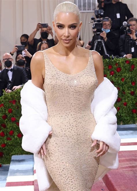 Kim Kardashian Dans La Robe Happy Birthday Mr President De Marilyn Monroe Au Met Gala 2022